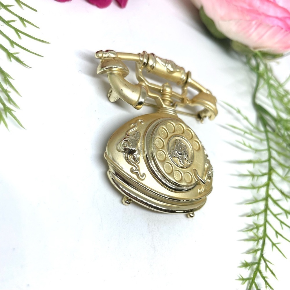 VINTAGE⚜️RARE AJC Ornate Golden Telephone Brooch - Picture 4 of 10